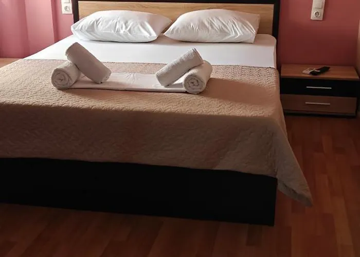 Gnaios Penthouse *